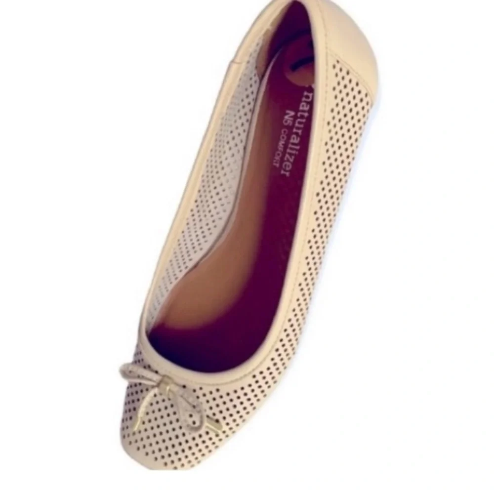 Naturalizer Vanessa Cream Perforated Flats Sz 7 - Picture 4 of 8